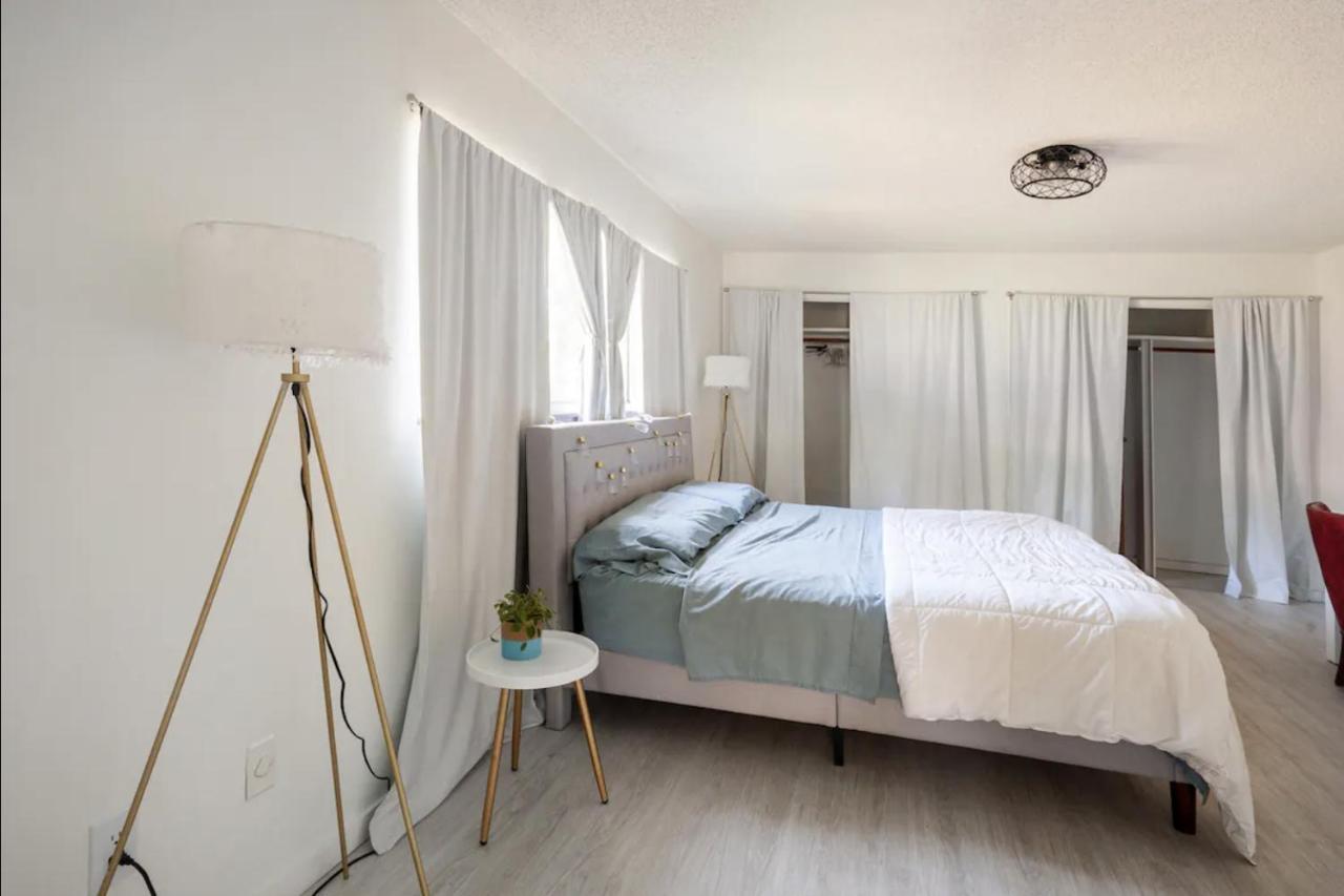 Serenity Studio Hotel Fort Pierce Exterior photo