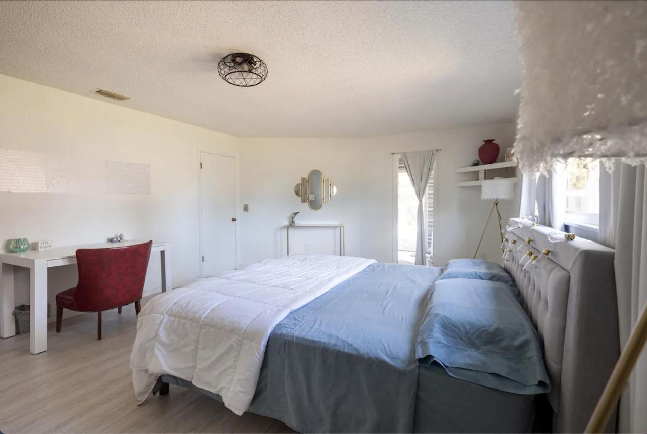 Serenity Studio Hotel Fort Pierce Exterior photo